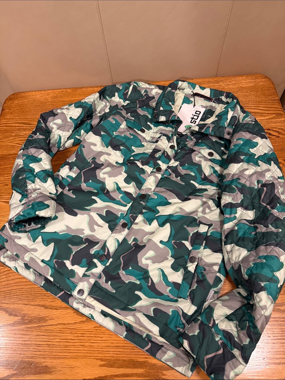 NWT Women’s Stio Lightweight Insulated Shirt - L